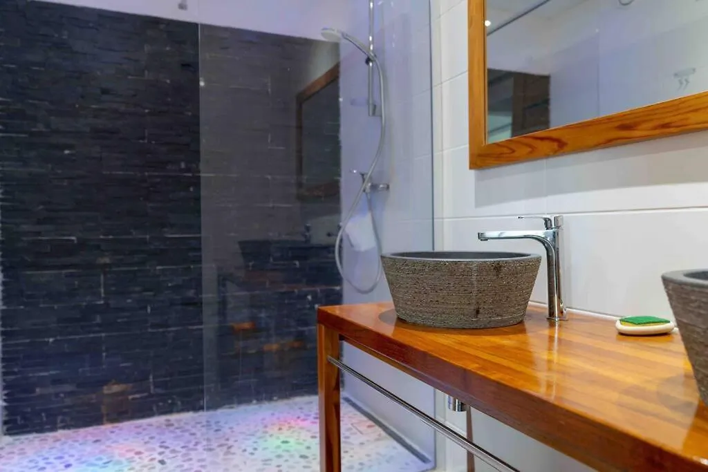 Blue Lagoon Appart En Residence Acces Plage Le Gosier Apartman